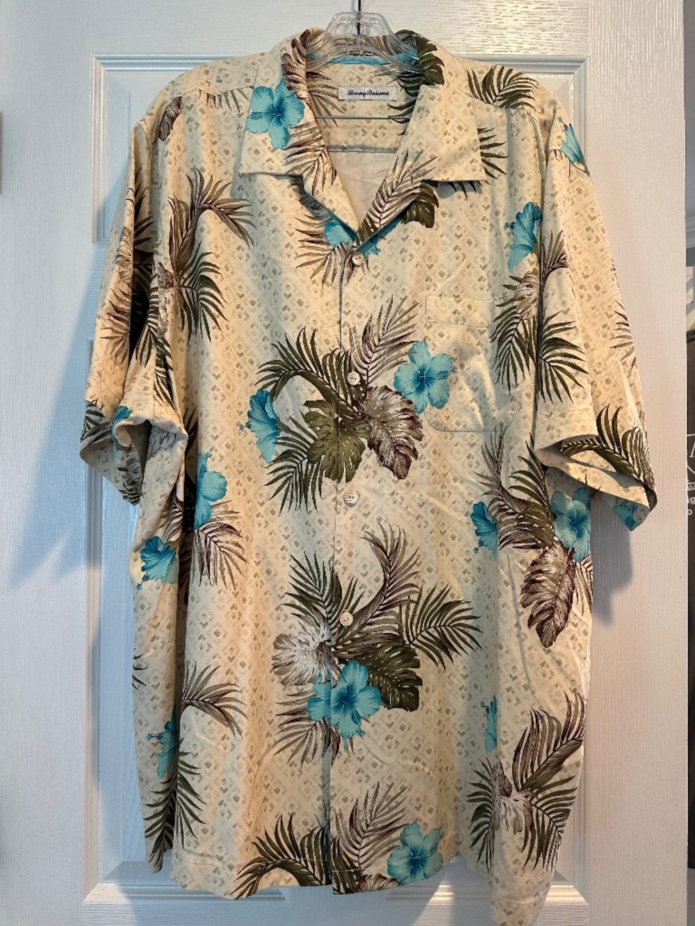 Tommy Bahama Casual Short Sleeve Button Down Shirt